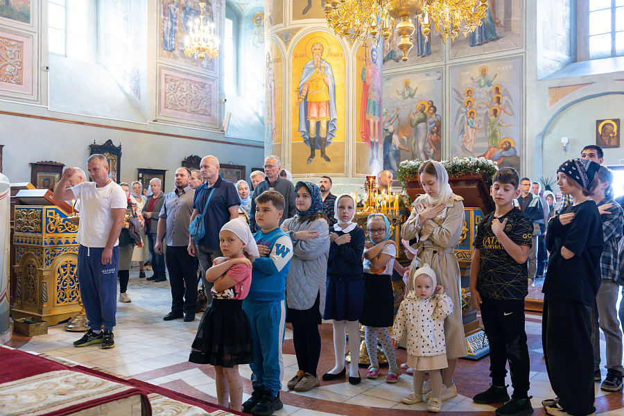 Архиерейское богослужение в Успенском кафедральном соборе города Коломны