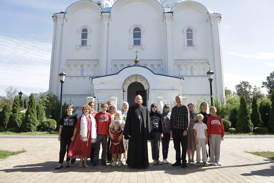 В Иерусалимском храме г. Воскресенска побывали члены коломенского семейного центра