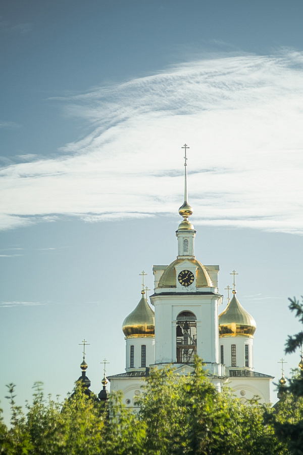 Архиерейское богослужение в Успенском кафедральном соборе города Дмитрова