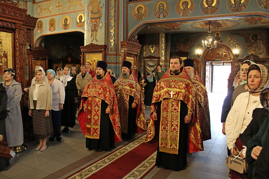 Молебен о призывании помощи Святого Духа перед началом учебного года в соборе Всех святых, в земле Русской просиявших города Домодедово