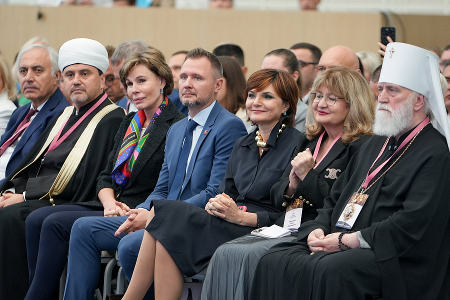 Патриарший наместник Московской митрополии принял участие в VII Съезде детских врачей Московской области в Красногорске