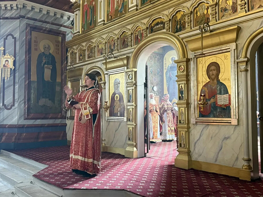 Праздничное богослужение в Иоанно-Предтеченском соборе Зарайского кремля