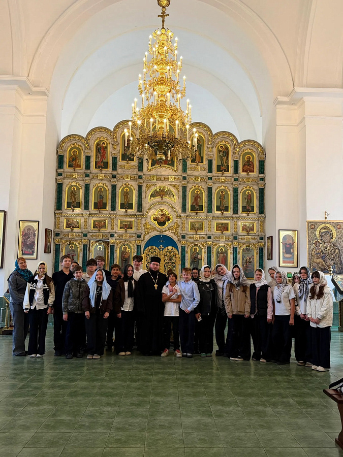 Экскурсия для школьников в Успенском соборе г. Каширы