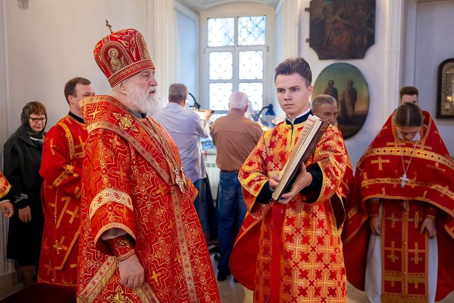 Престольный праздник храма «Воскресения слову́щего» города Коломны