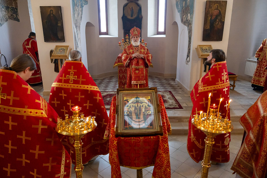 Престольный праздник храма «Воскресения слову́щего» города Коломны