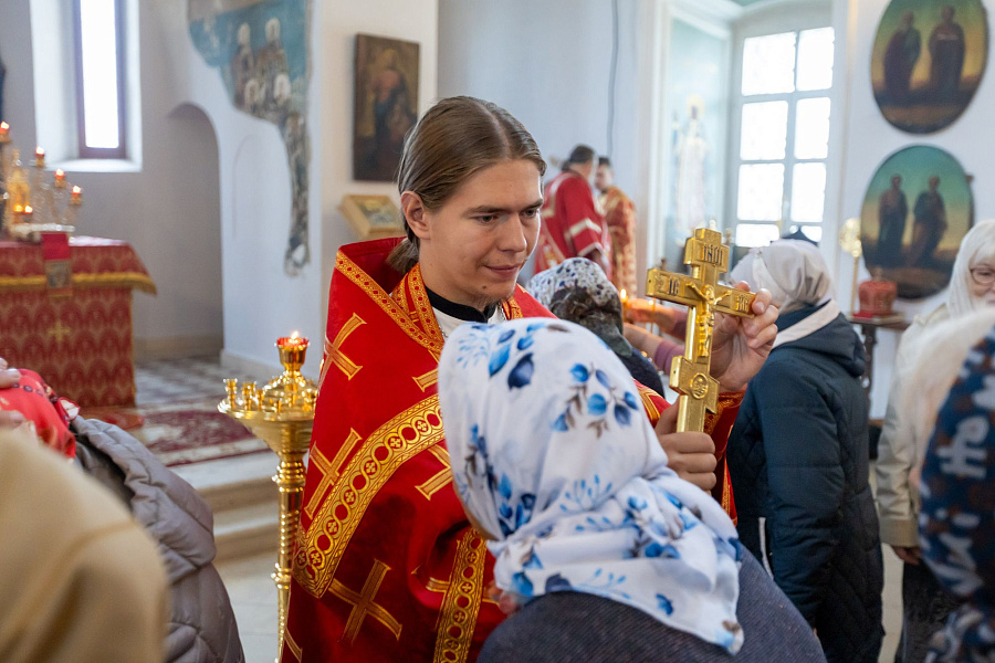 Престольный праздник храма «Воскресения слову́щего» города Коломны