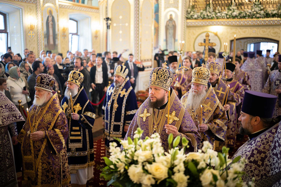 Митрополит Павел сослужил Святейшему Патриарху Кириллу за освящением Сретенского храма Ризоположенского монастыря в Суздале и Божественной литургией