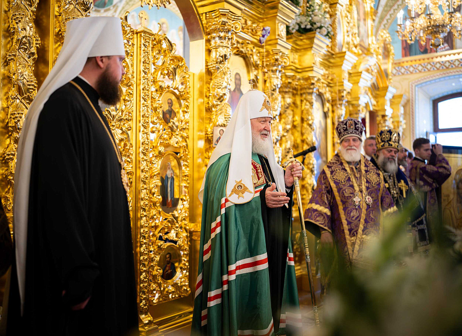 Митрополит Павел сослужил Святейшему Патриарху Кириллу за освящением Сретенского храма Ризоположенского монастыря в Суздале и Божественной литургией
