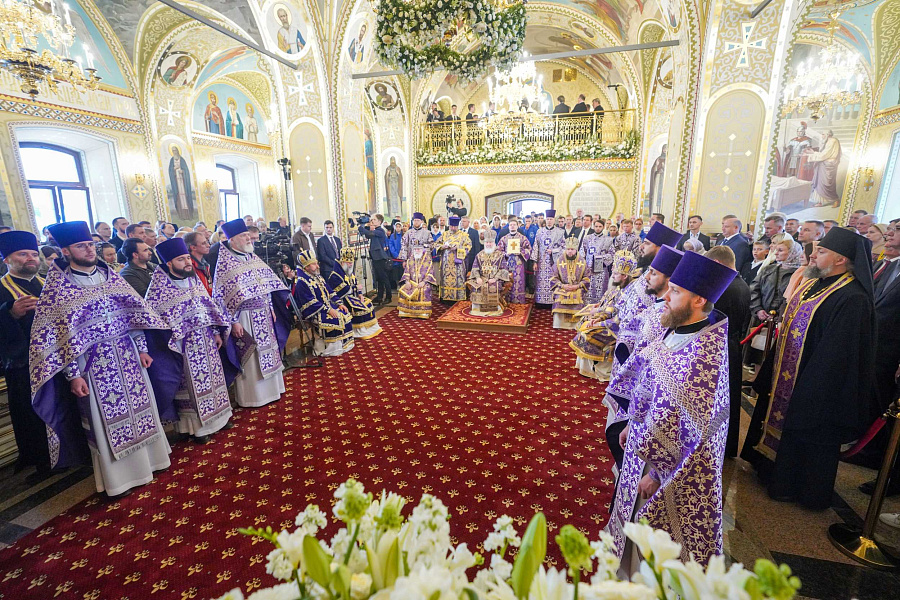Митрополит Павел сослужил Святейшему Патриарху Кириллу за освящением Сретенского храма Ризоположенского монастыря в Суздале и Божественной литургией