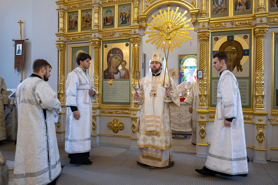 Божественная литургия и отпевание протоиерея Андрея Безручко