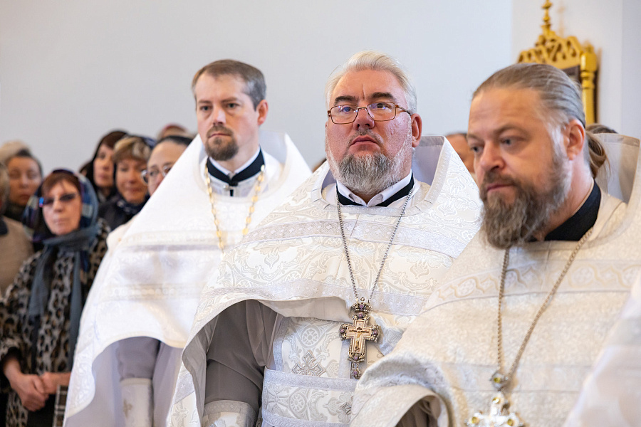 Божественная литургия и отпевание протоиерея Андрея Безручко