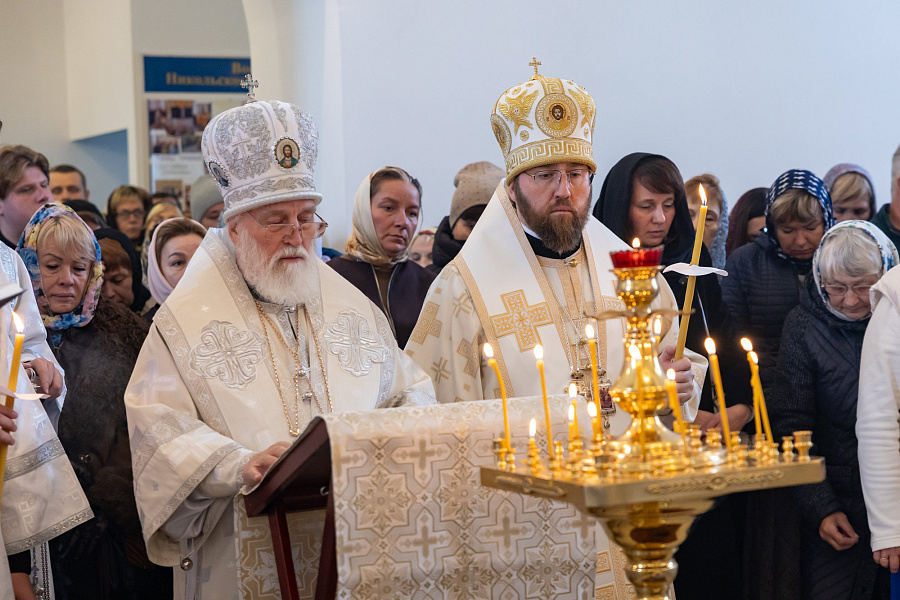 Божественная литургия и отпевание протоиерея Андрея Безручко