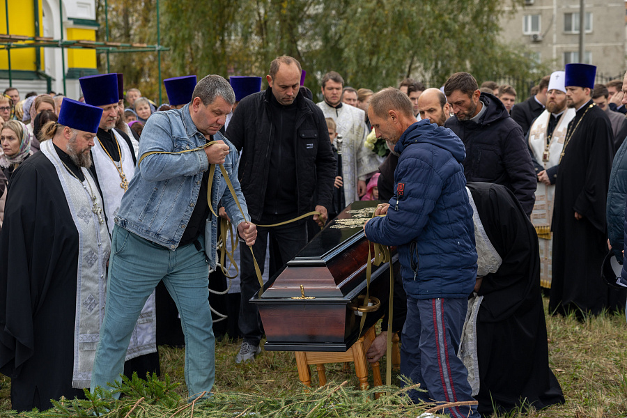Божественная литургия и отпевание протоиерея Андрея Безручко